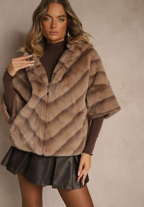 Beżowa Kurtka Futrzana o Kroju Oversize z Kapturem i Rękawami 3/4 Titene