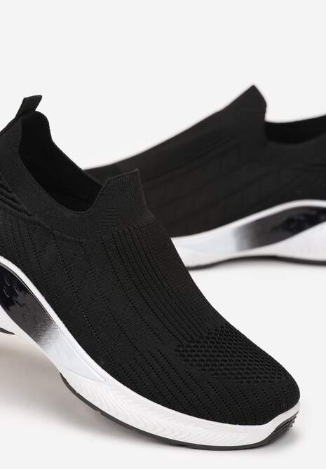 Czarne Buty Sportowe na Tłoczonej Podeszwie z Elastyczną Cholewką Taiden