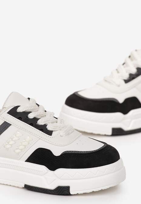 Biało-Czarne Płaskie Sneakersy na Grubej Podeszwie ze Sznurowaniem i Perforacją Obena