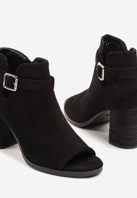 Czarne Ażurowe Sandały w Stylu Botków na Słupku z Ozdobną Klamrą Turaria