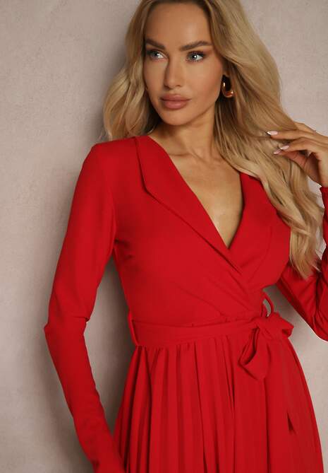 Czerwona Plisowana Midi Sukienka z Kopertowym Dekoltem i Paskiem Materiałowym w Talii Keviana