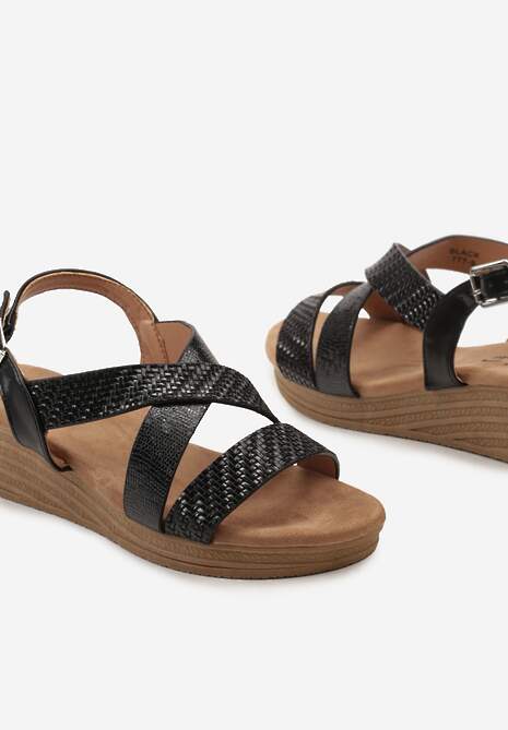 Czarne Casualowe Sandały na Koturnie Zapinane przy Kostce z Tłoczonymi Paskami Folita