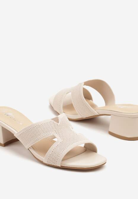 Beżowe Klapki na Słupkowym Obcasie Zdobione Wycięciami Lisaria