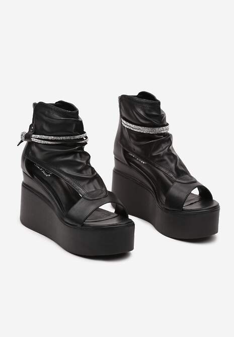 Czarne Sandały na Koturnie z Imitacji Skóry Zapinane na Zamek Błyskawiczny z Cyrkoniami Uzira