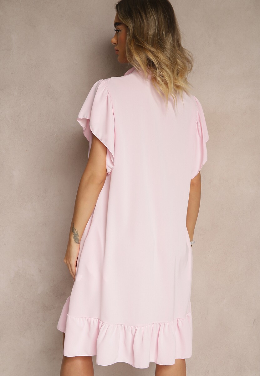 Różowa Koszulowa Sukienka Ozdobiona Falbankami i Guzikami Tenelora