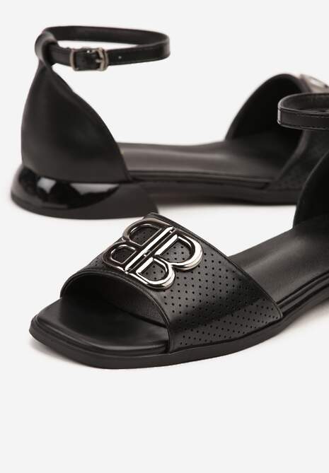 Czarne Sandały Vices z Perforowaną Cholewką i Elegancką Aplikacją Tilapea