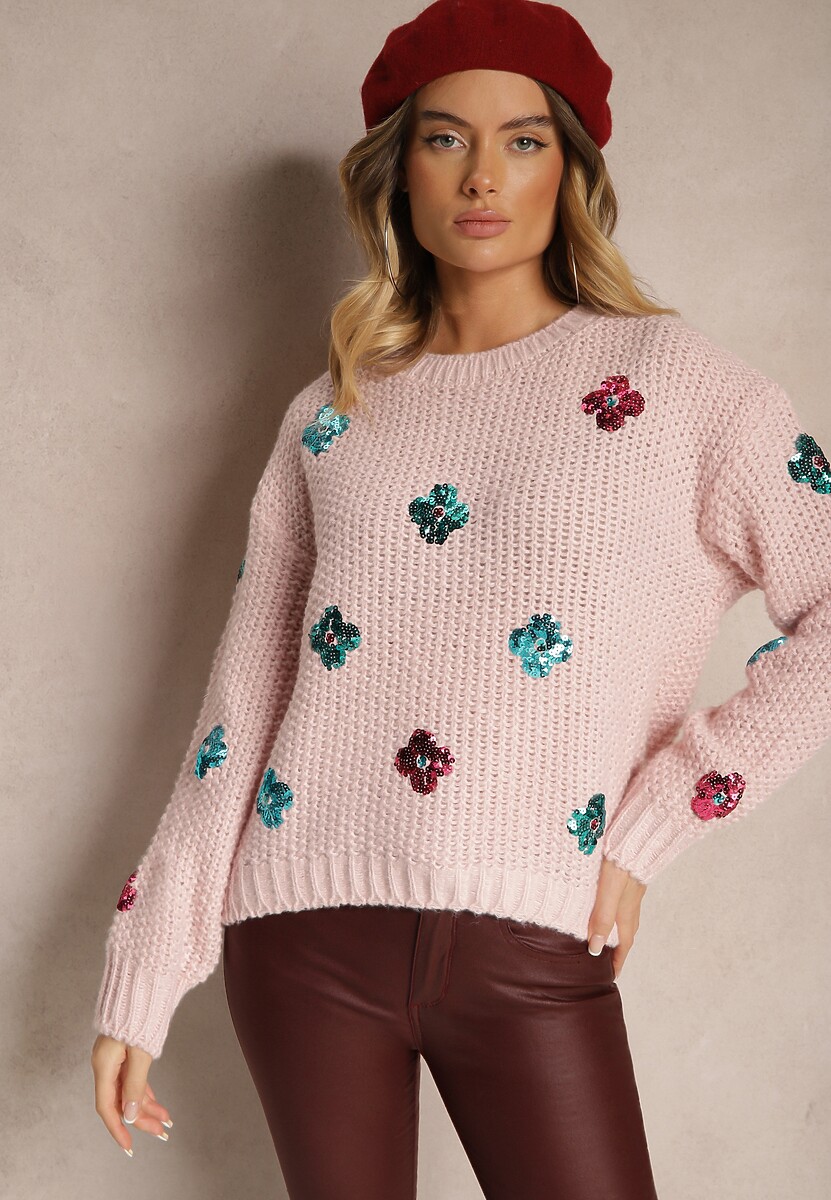 Jasnoróżowy Sweter z Wiskozą Zdobiony Cekinowymi Aplikacjami z Kwiatami Edalora