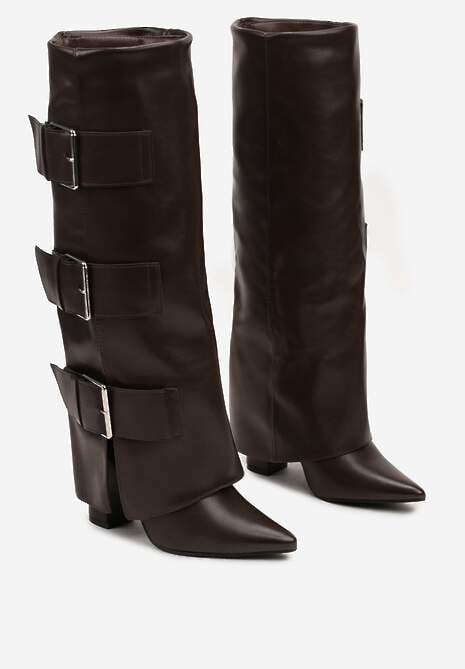 Brązowe Rockowe Kozaki na Słupku z Wywiniętą Cholewką Wykończone Klamrami Navlaya