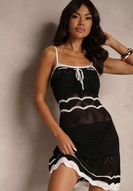 Czarna Wiskozowa Sukienka na Ramiączkach z Szydełkowej Metalicznej Tkaniny Filossea