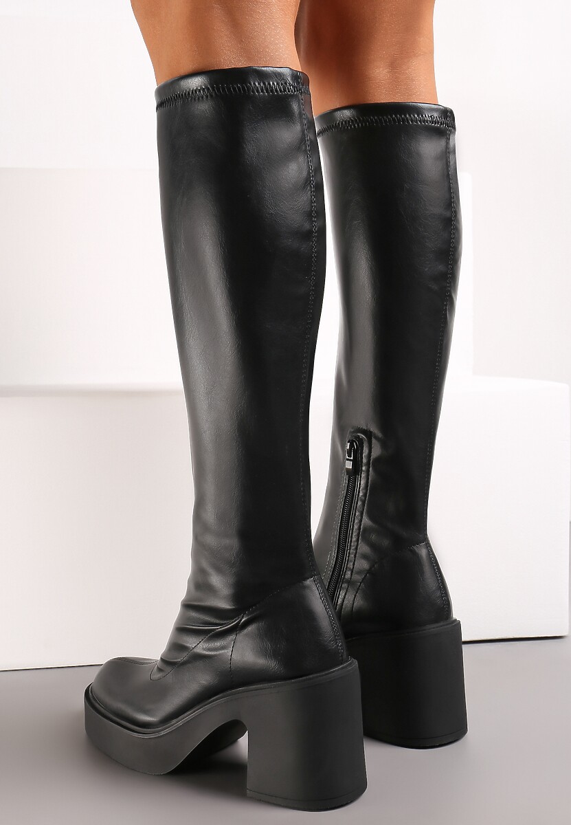 Czarne Kozaki na Słupku i Platformie Narethy