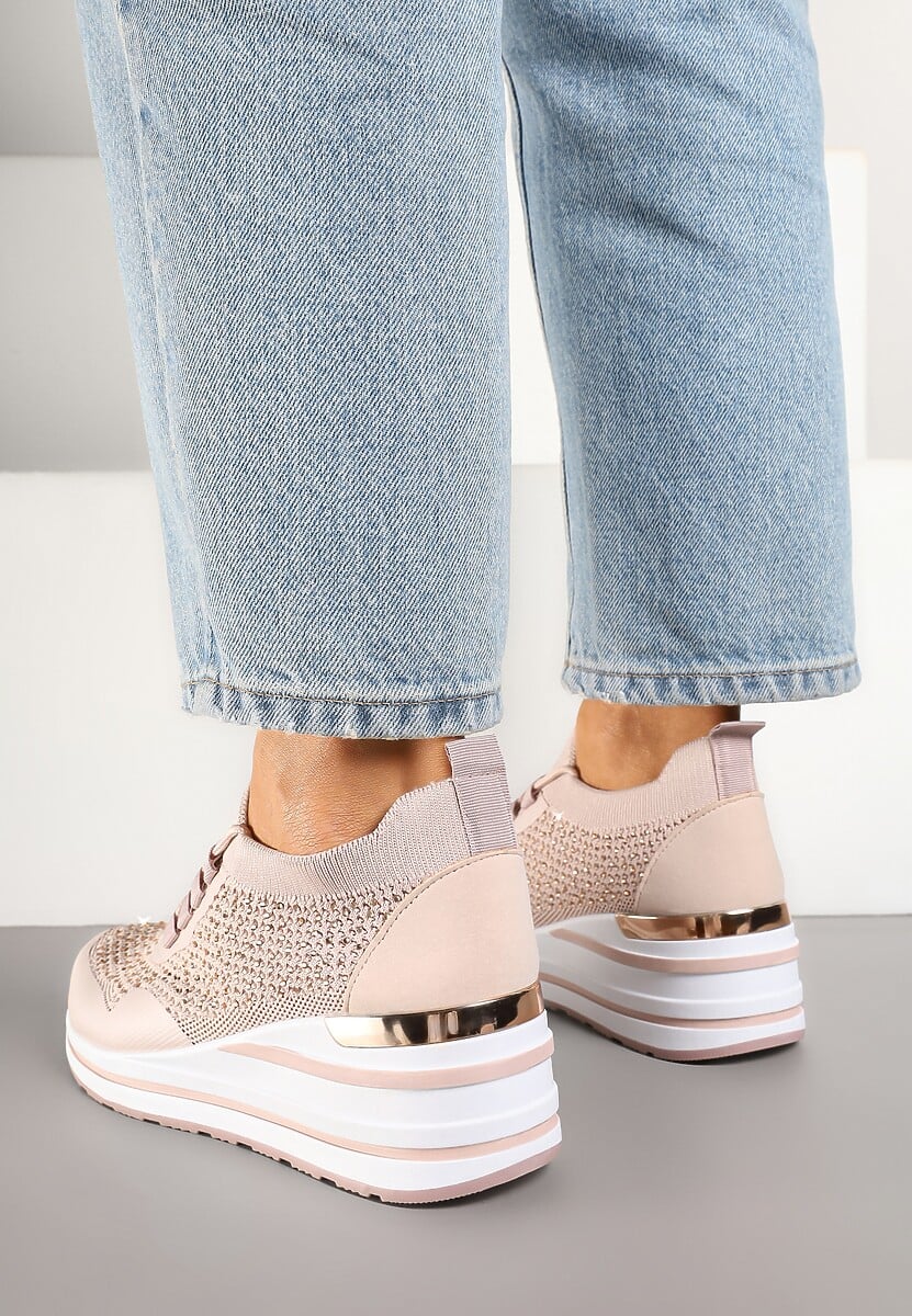 Różowe Sneakersy na Koturnie Ozdobione Metaliczną Aplikacją i Cyrkoniami Fasilna