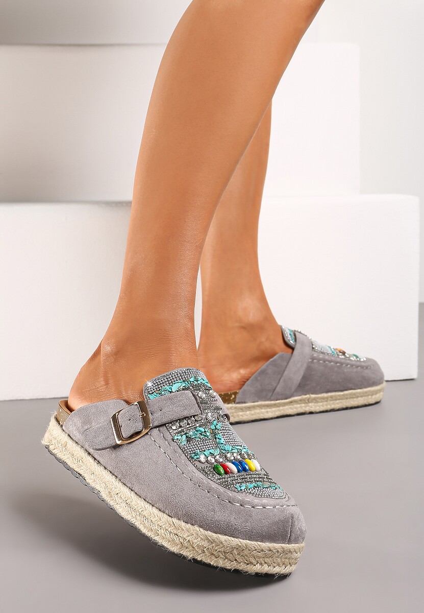 Czerwone Klapki Oplecione Jutą z Cyrkoniami z Koralikami i Paskiem Opaque