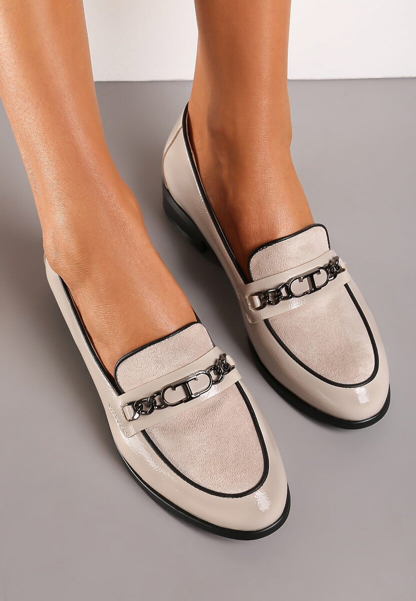 Beżowe Lakierowane Mokasyny w Stylu Loafersów z Klamrą i Skórzaną Wkładką Darnifa