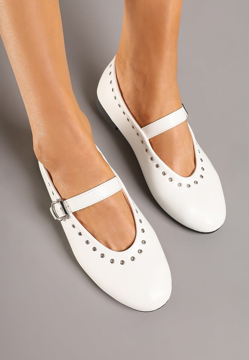 Białe Balerinki w Stylu Mary Jane ze Zdobieniem z Nitami Fennriva