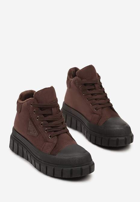 Brązowe Botki Vices Typu Trapery na Platformie z Tłoczeniem i Aplikacją Gioselda