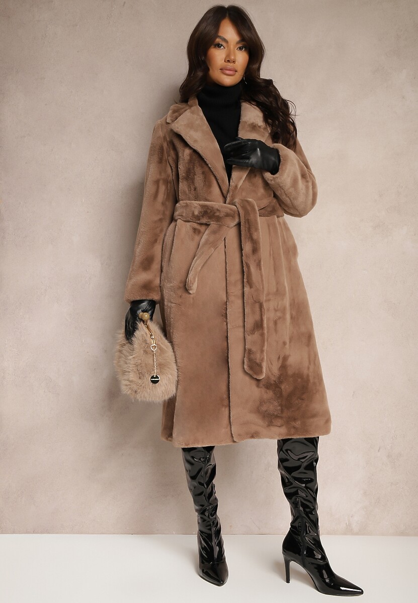 Brązowy Szlafrokowy Płaszcz Wiązany w Talii z Futerka Izalora