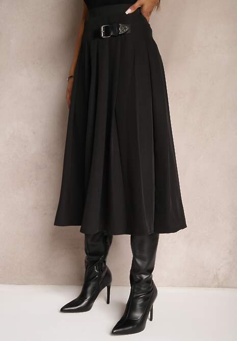 Czarna Plisowana Spódnica o Rozkloszowanym Kroju w Stylu Preppy z Paskiem Setina