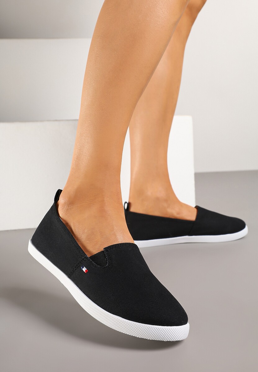 Czarno-Białe Tenisówki Vices o Klasycznym Wsuwanym Fasonie z Elastycznymi Wstawkami Telaviela