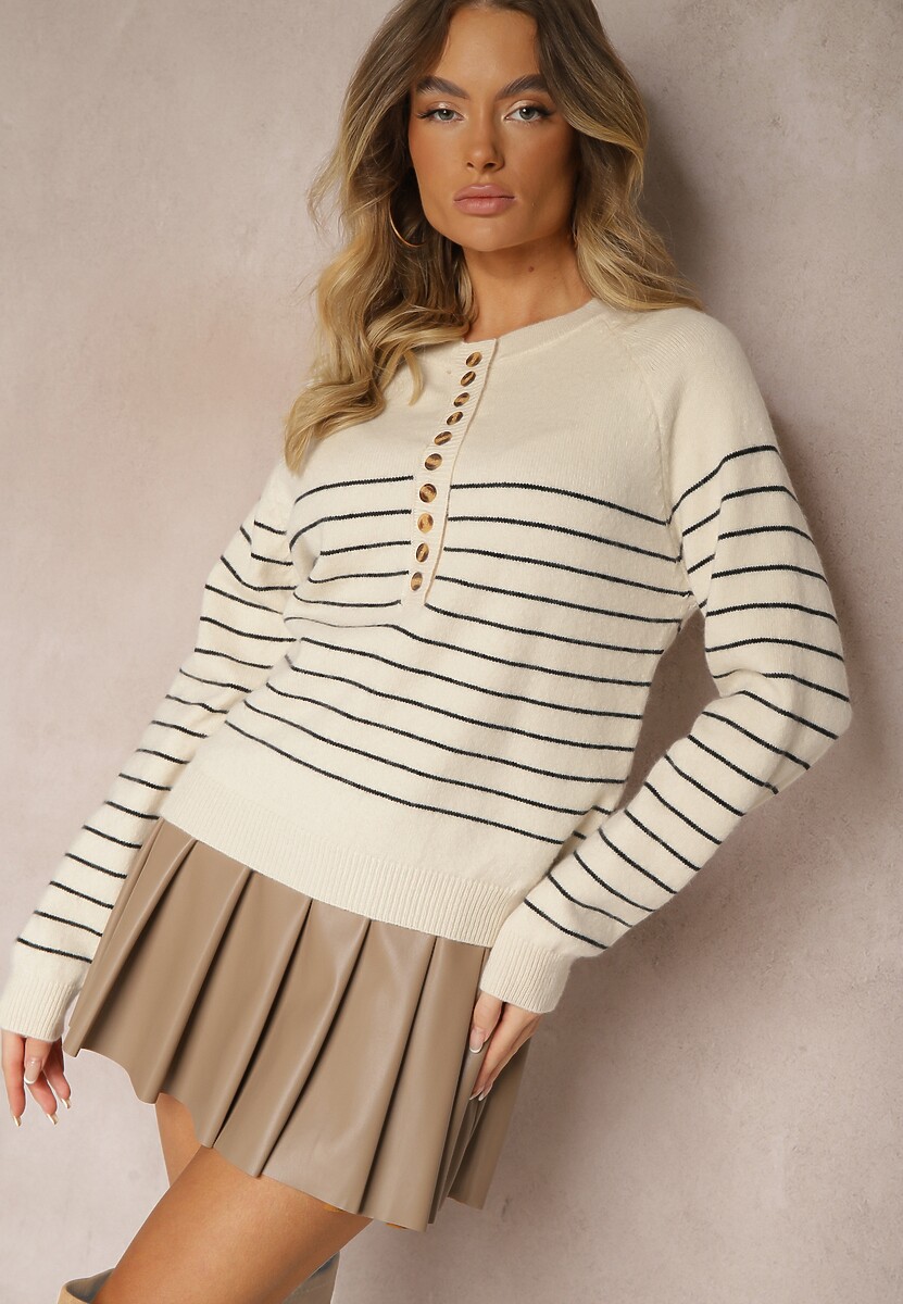 Beżowo-Czarny Sweter z Wiskozą w Poziome Paski z Guzikami przy Dekolcie Irivoni
