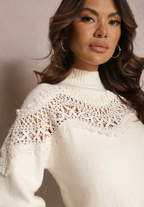 Jasnobeżowy Sweter Dzianinowy z Wstawką z Koronki Laroline