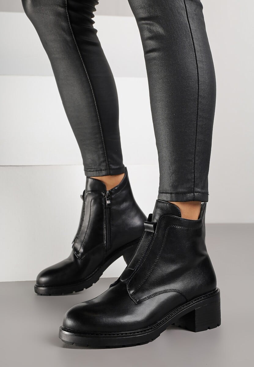 Czarne Botki ze Skóry Naturalnej na Słupku Ozdobione Przeszyciami Deleisa