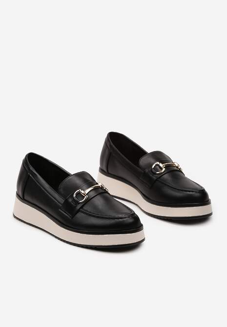 Czarne Półbuty z Imitacji Skóry na Niskiej Platformie z Metaliczną Klamrą Cerulia