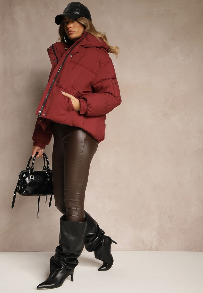 Bordowa Kurtka Puffer z Pikowaniem Kapturem i Kieszonką przy Rękawie Galeida
