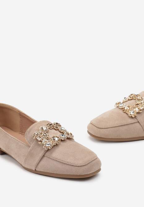 Ciemnobeżowe Mokasyny na Płaskiej Podeszwie z Klamrą z Cyrkonii Pyrisa