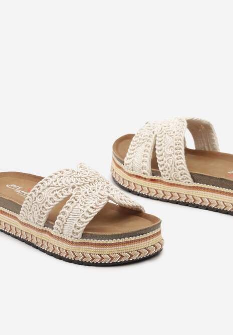 Beżowe Klapki z Imitacji Skóry na Grubej Podeszwie z Plecionką Viloella