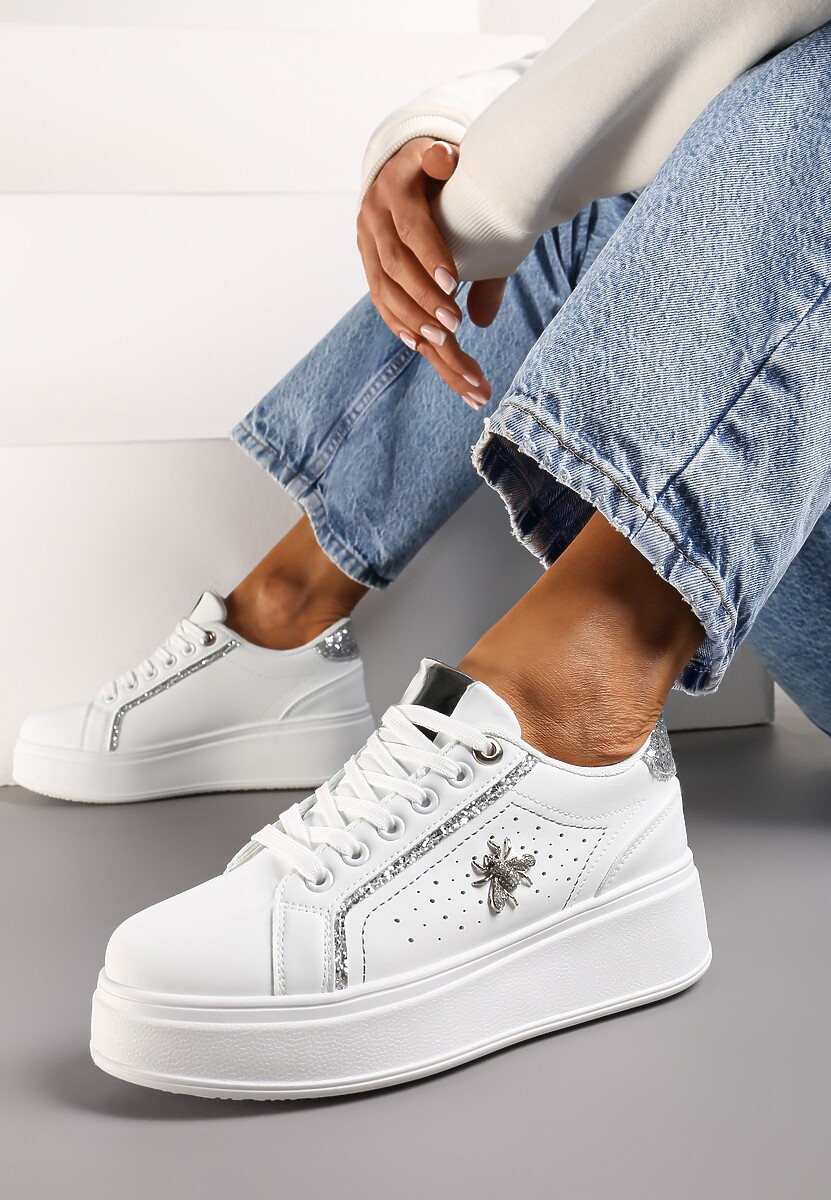 Białe Sneakersy na Platformie z Metaliczną Ozdobą w Kształcie Owada i Brokatem Lientia