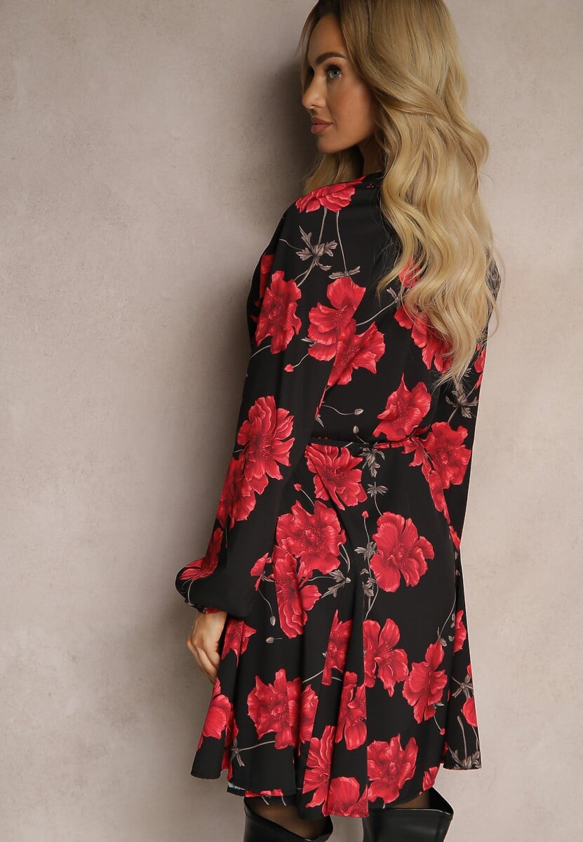 Czarno-Czerwona Sukienka w Kwiatowy Print o Rozkloszowanym Kroju z Wiązaniem w Talii Ameriana