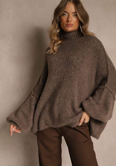 Jasnobrązowy Golf Oversize z Wełną z Opadającą Linią Ramion Lilirea