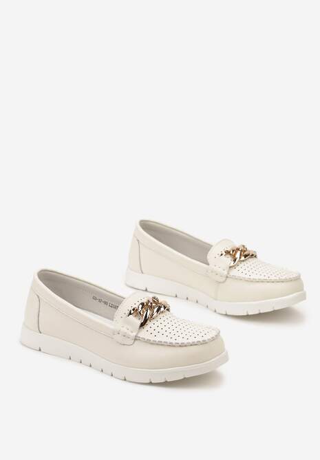 Jasnobeżowe Mokasyny Ozdobione Łańcuszkiem i Perforacja z Wkładką ze Skóry Naturalnej Vecera