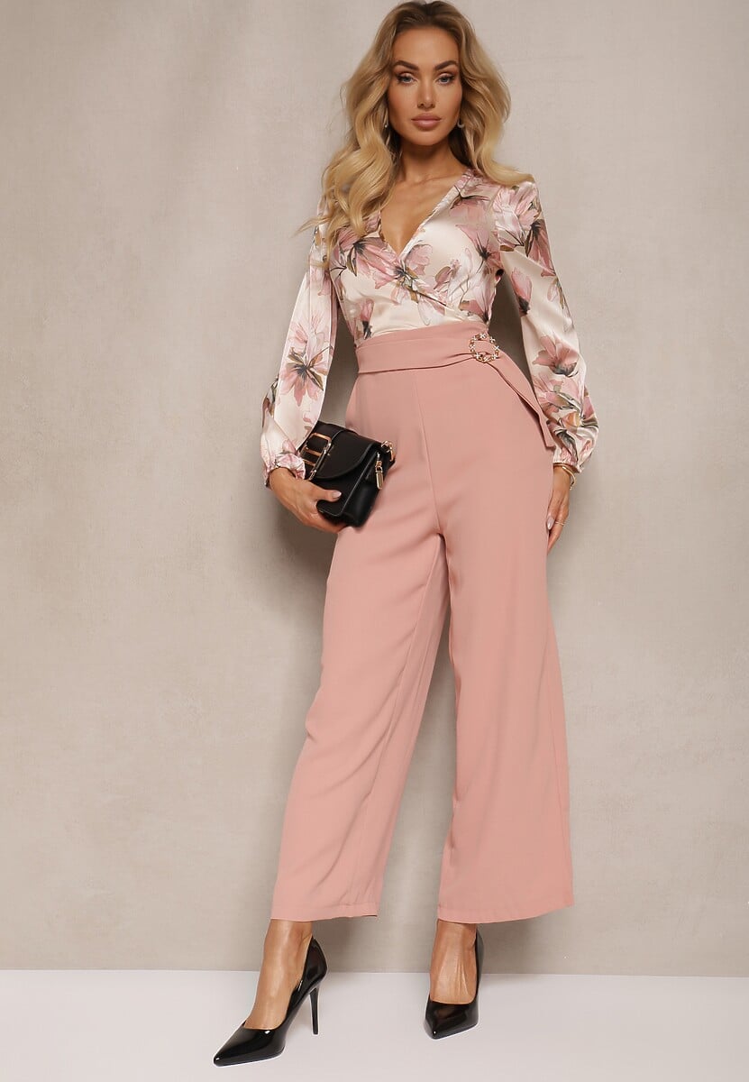 Różowy Kwiatowy Kombinezon z Kopertowym Dekoltem z Paskiem i Szerokimi Nogawkami Vinia