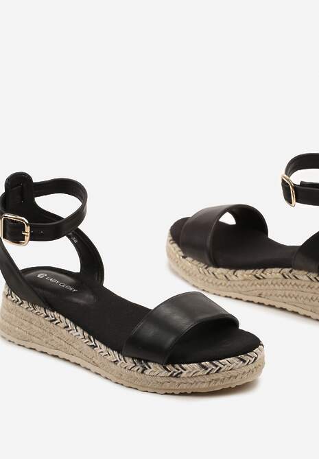 Czarne Sandały z Ekoskóry na Grubej Plecionej Podeszwie Zapinane na Sprzączkę Uvionna