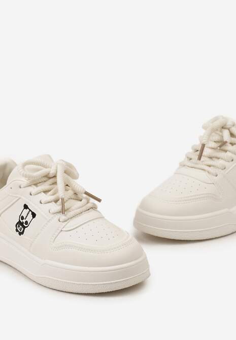 Beżowe Sznurowane Sneakersy z Ekoskóry z Ozdobną Naszywką i Perforacją Vetria