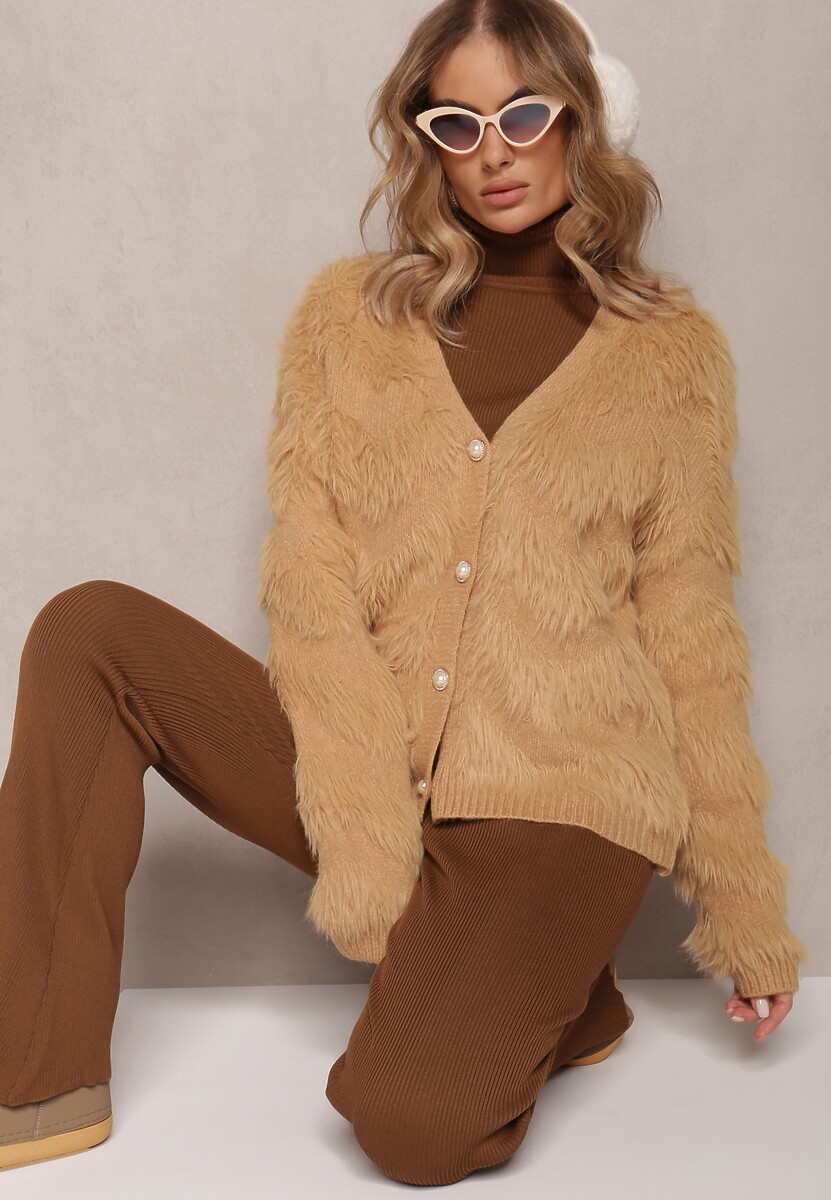 Ciemnobeżowy Zapinany Kardigan na Guziki z Puchatego Materiału Ralioppe