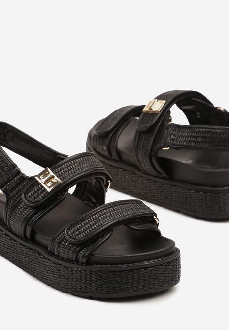 Czarne Plecione Sandały na Platformie Ozdobione Metaliczną Aplikacją Liaelle