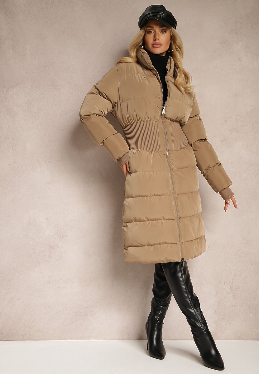 Ciemnobeżowa Kurtka z Pikowanymi Przeszyciami ze Stójką i Szeroką Gumką w Talii Hediala