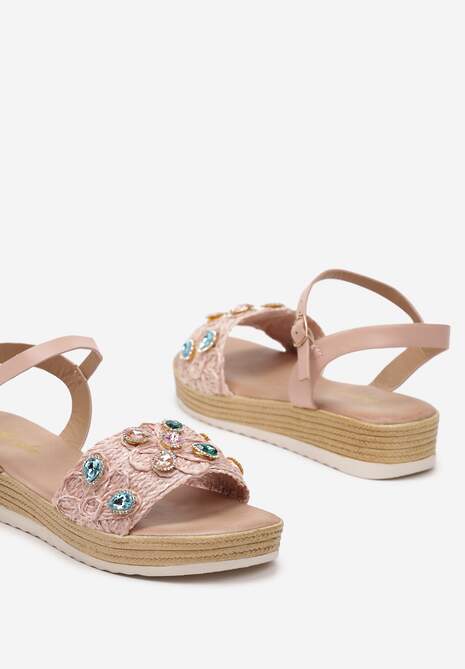 Różowe Sandały na Płaskiej Plecionej Podeszwie z Rafii Zapinane na Sprzączkę z Cyrkoniami Vesima