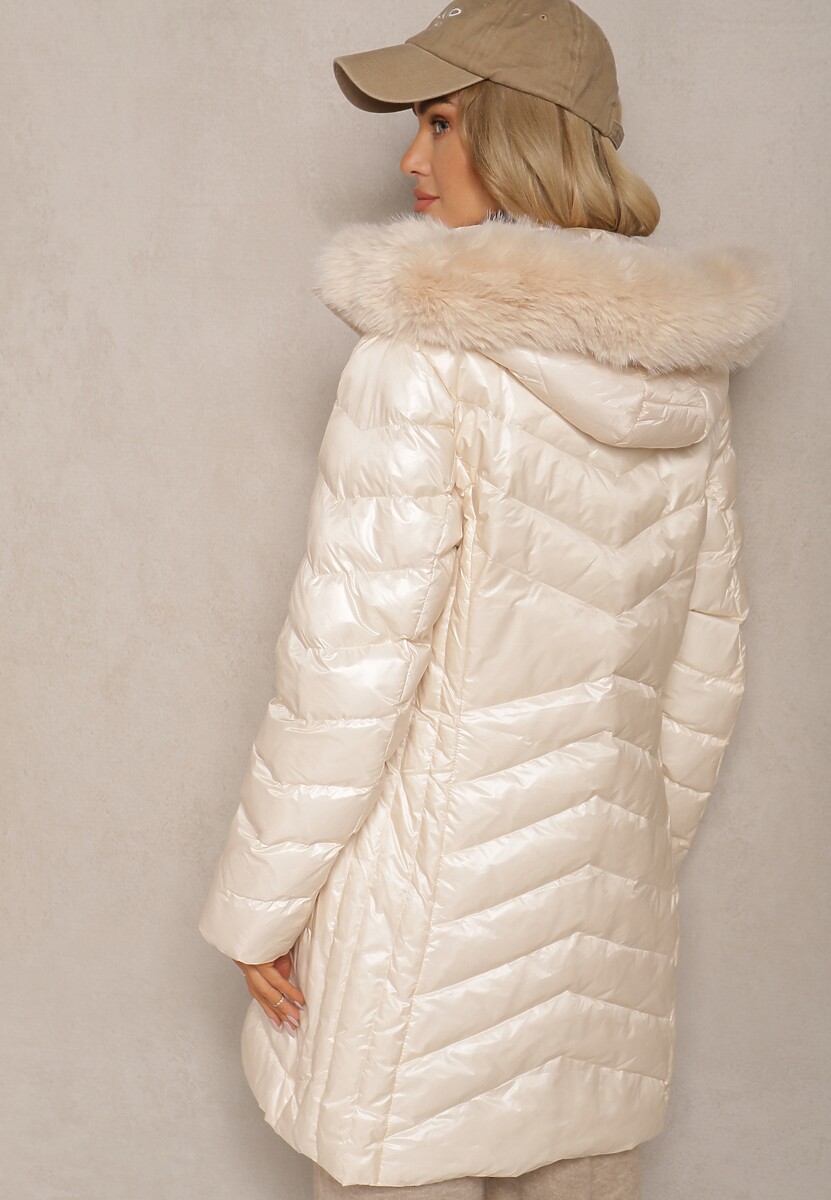 Jasnobeżowa Pikowana Kurtka o Długim Kroju z Odpinanym Futerkiem i Kapturem Rinotha