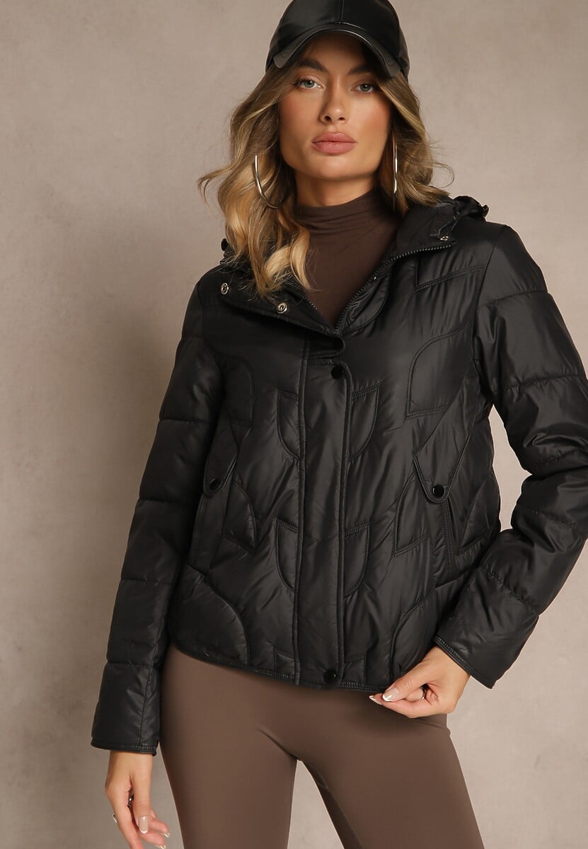 Czarna Kurtka Przejściowa z Kapturem w Oryginalne Pikowane Przeszycia Arivitta