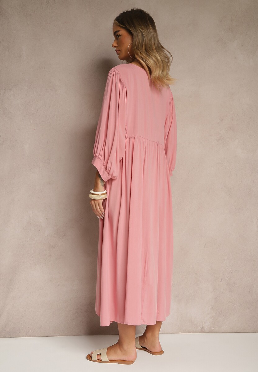 Różowa Wiskozowa Sukienka o Rozkloszowanym Kroju Wiązana przy Dekolcie Tilvessa