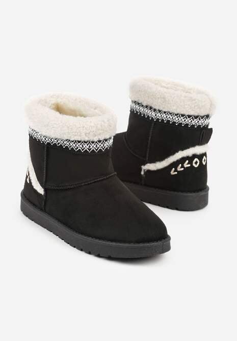 Czarne Śniegowce o Wsuwanym Fasonie z Haftem i Futrem przy Cholewce Mevinadia