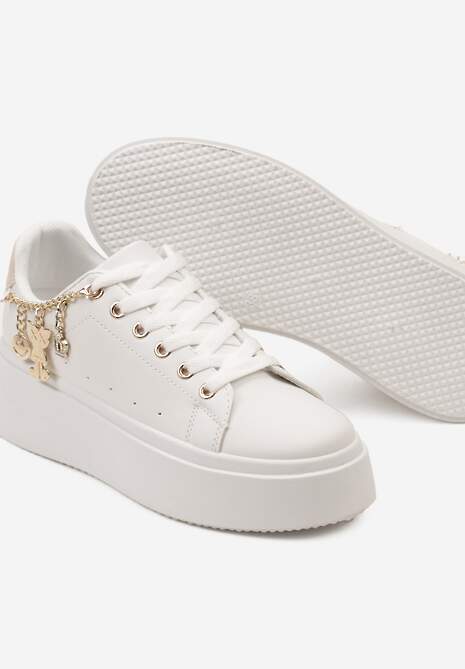Biało-Beżowe Sznurowane Sneakersy z Ekoskóry na Platformie z Łańcuszkiem i Zawieszkami Salvania