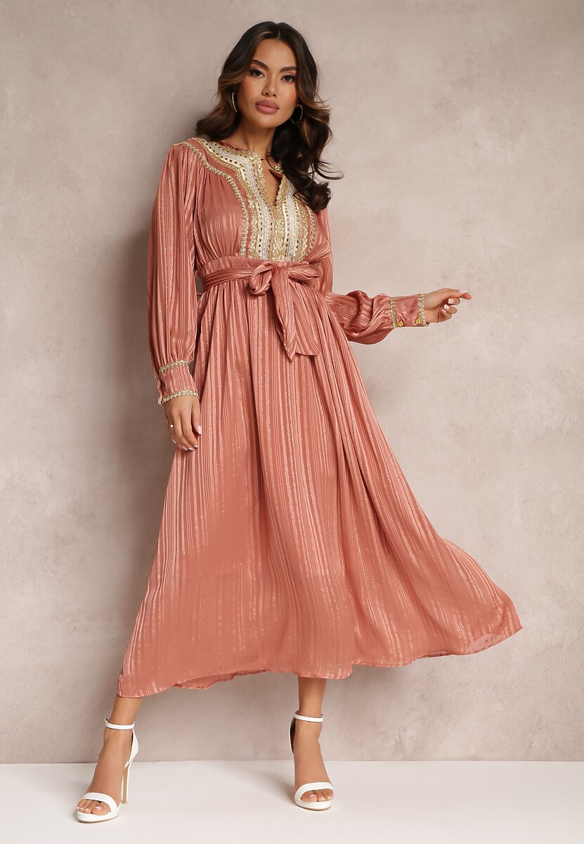 Ciemnoróżowa Metaliczna Sukienka z Ozdobnym Dekoltem i Paskiem Adyson