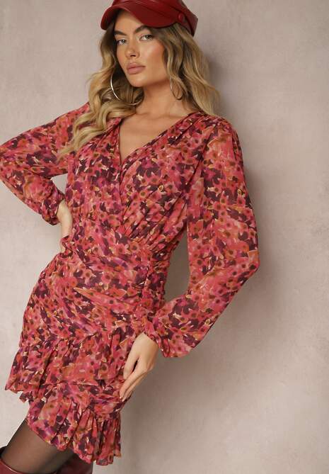 Czerwona Kwiatowa Sukienka o Dopasowanym Kroju Ozdobiona Falbankami i Marszczeniem Mirilira