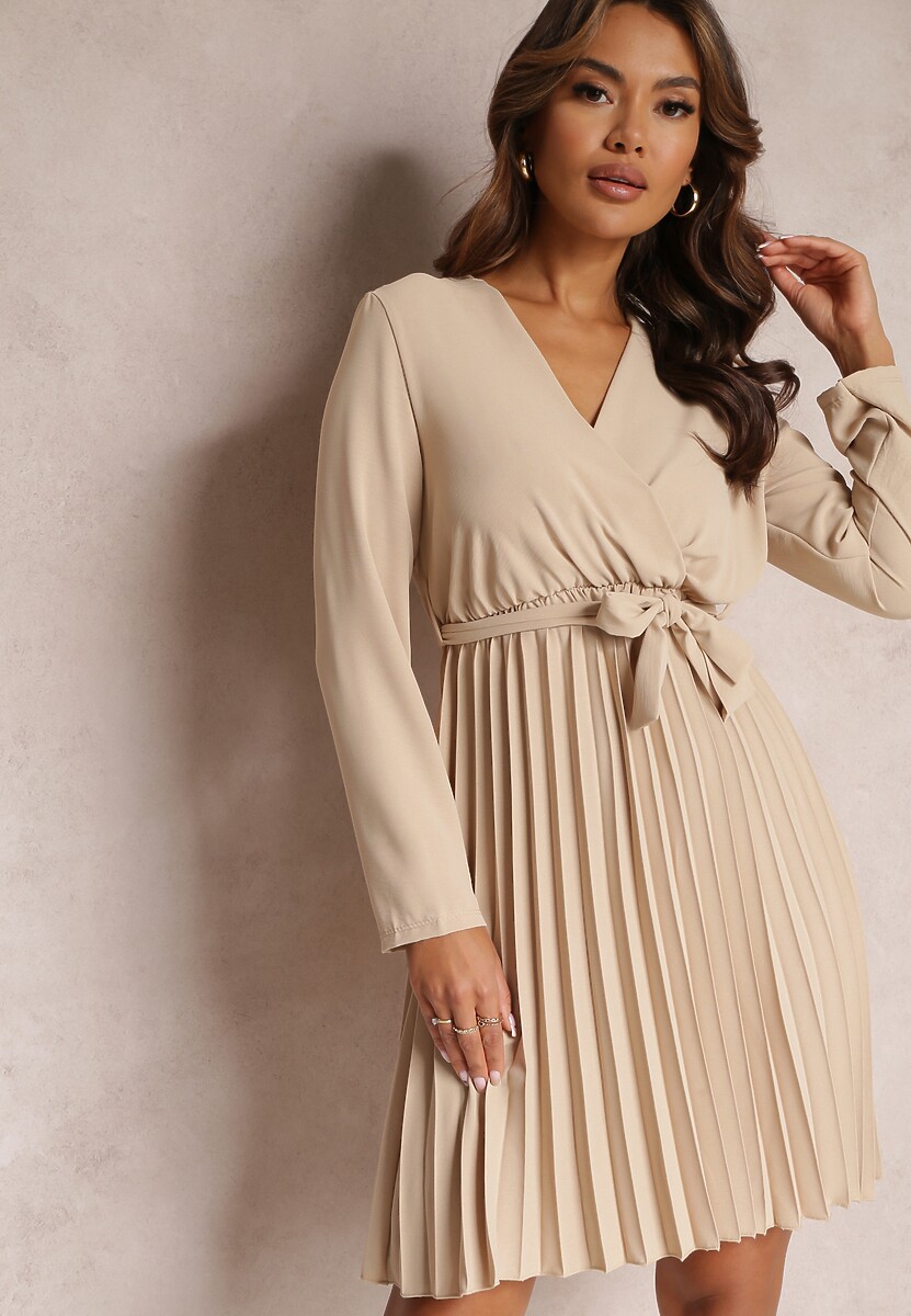 Jasnofioletowa Sukienka Plisowana z Materiałowym Paskiem Jaresa