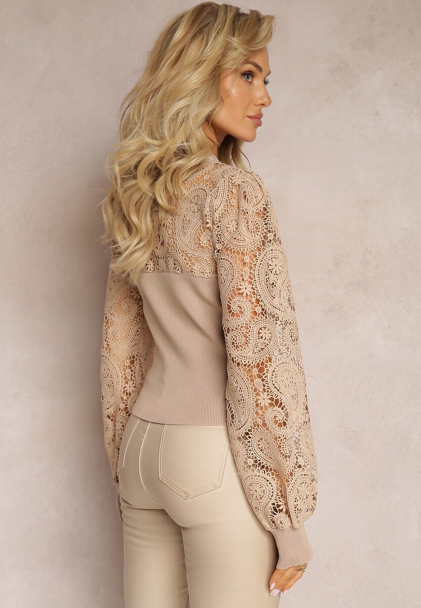 Beżowa Bluzka z Koronkowymi Rękawami i Dekoltem Crasve