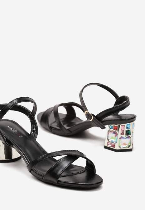 Czarne Sandały na Niskim Słupku z Metalicznym Obcasem Wykończonym Cyrkoniami Nicotia